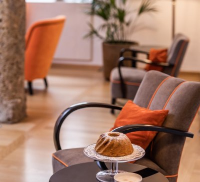 Hotel Amadeus_Kaffee und Kuchen_by-Michael-Groessi