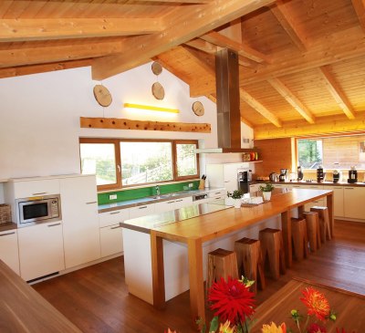 Alpin Chalet Wagrain with big kitchen and bar