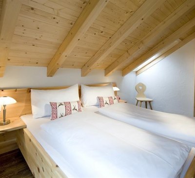 Schlafzimmer Zirbenholz