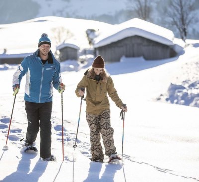 Schneeschuhwanderung Paar shoot+style