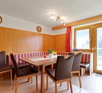 Spacious Apartment in Tyrol with Mountain View, © bookingcom