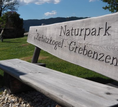 Naturparkbank zum Ruhe genießen