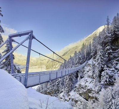 Hängebrücke am Burgstein Winter