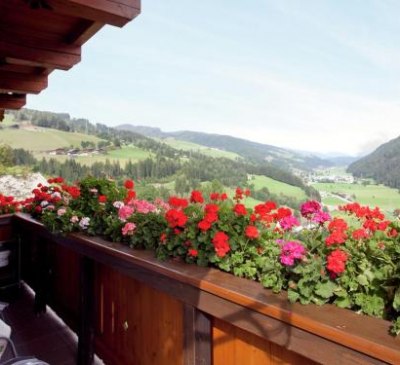 Sunny holiday flat with balcony, © bookingcom