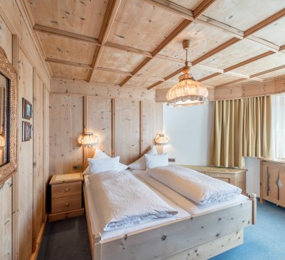 Schlafzimmer im Tiroler Stil