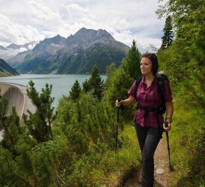 Wandern am Stausee